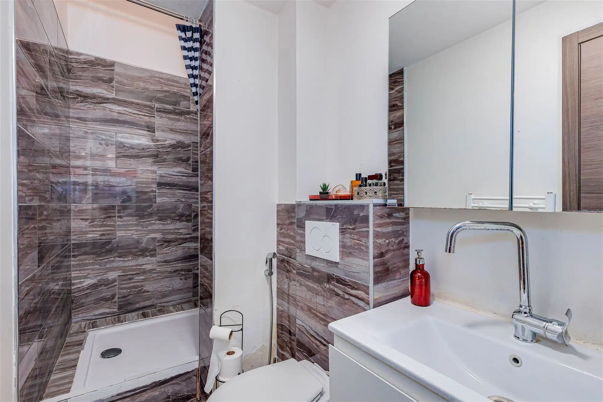 Gerenoveerde kangoeroe-woning met 5 slpk en 3 badkamers te koop in Antwerpen foto 6