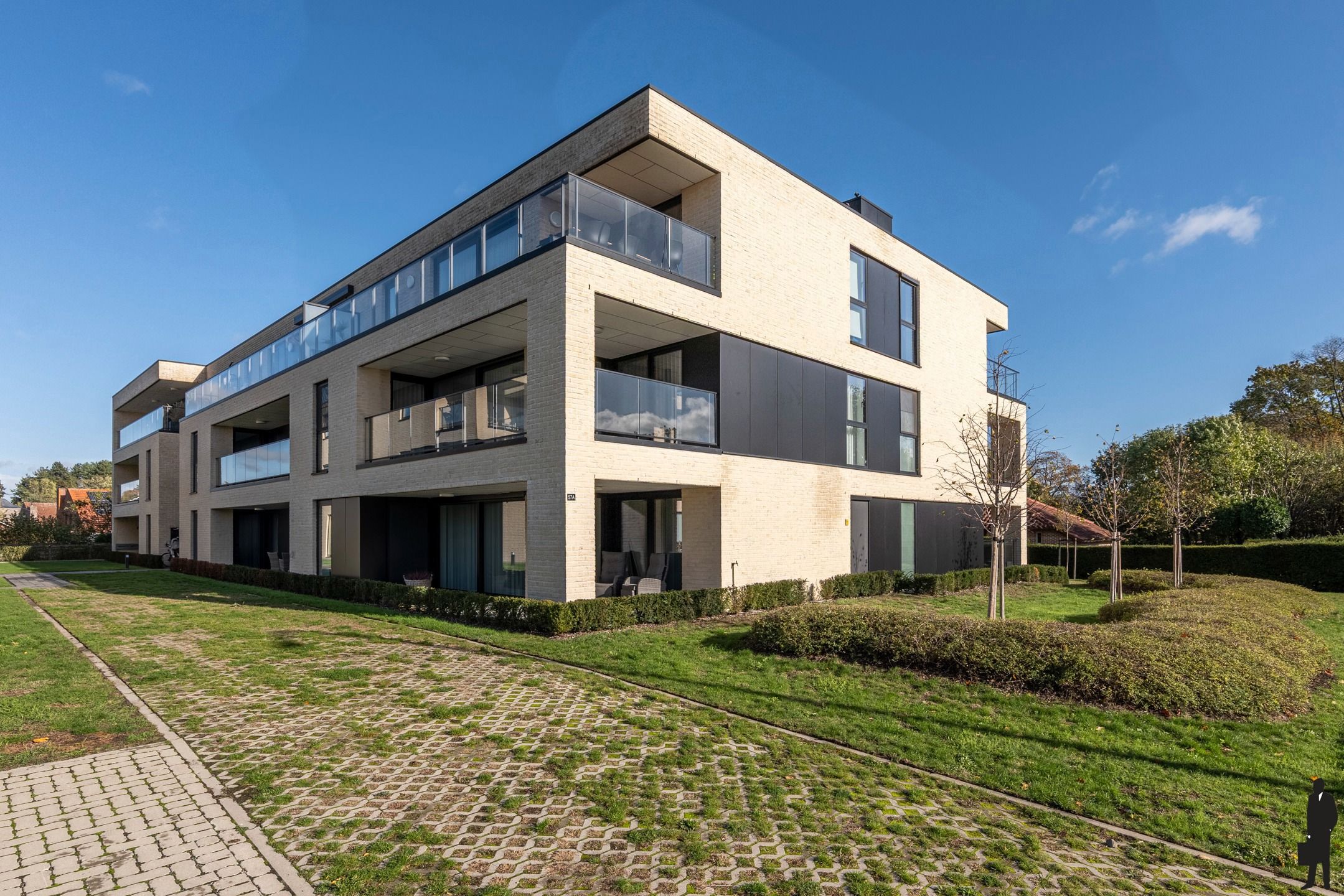 Centraal gelegen, recent appartement van 100m² met 2 slpks foto 15