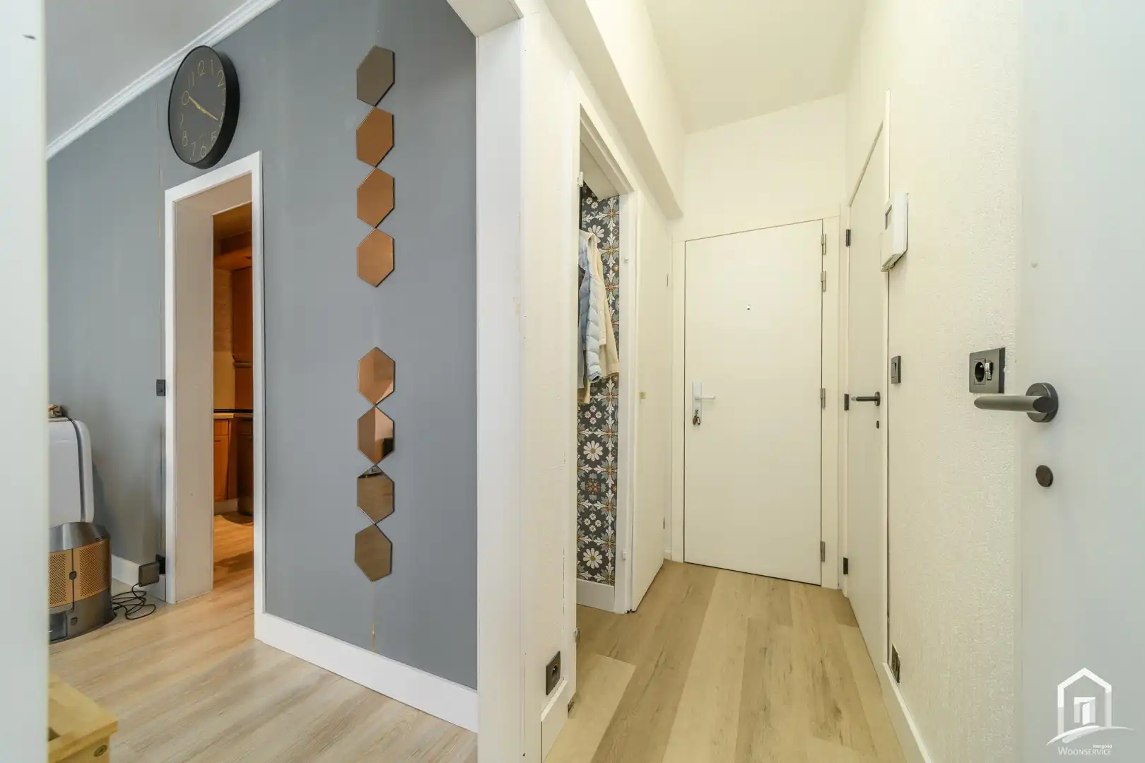 Gerenoveerd en instapklaar 1-slaapkamerappartement  in hartje Aalst foto 3