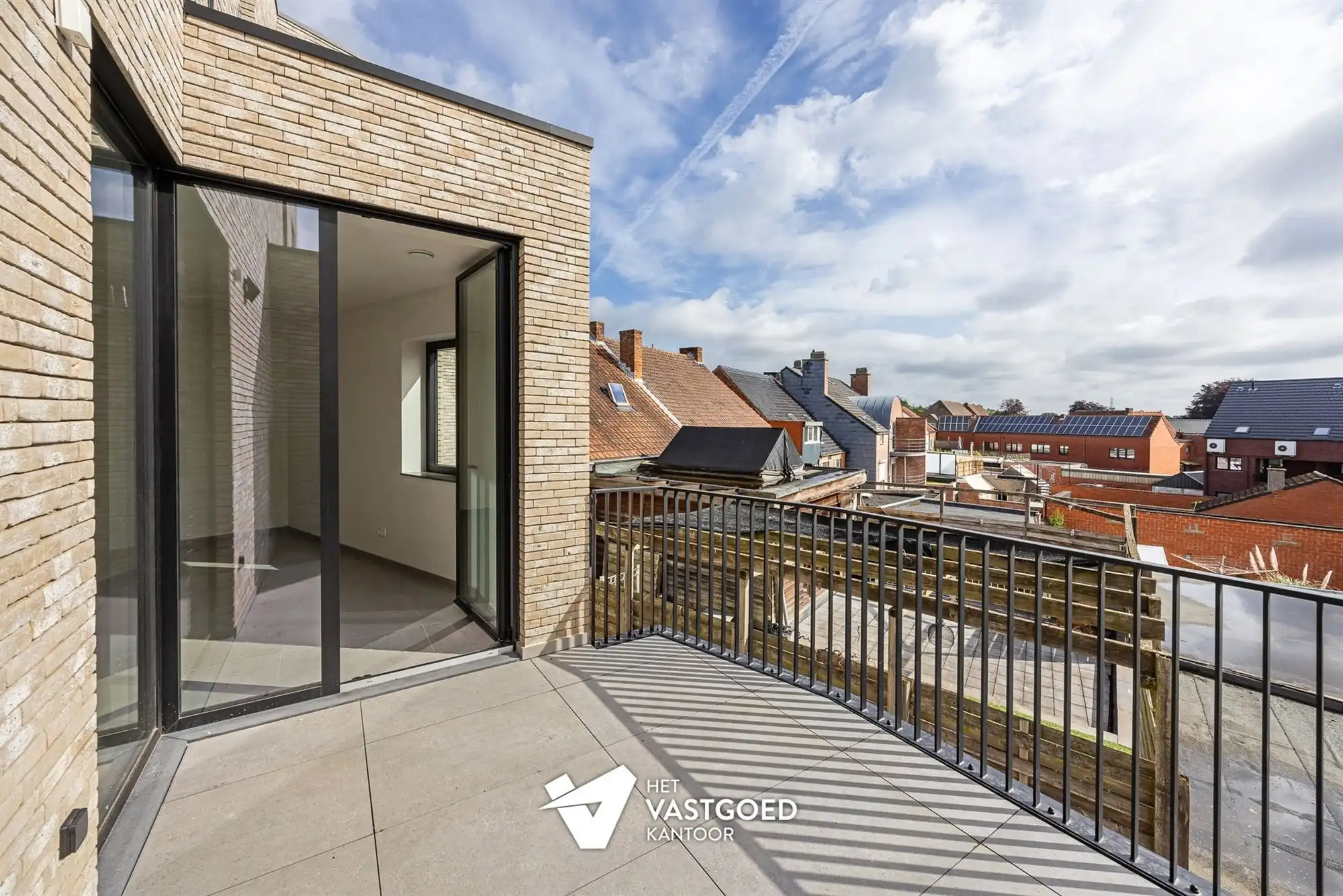RUIM EN LICHTRIJK APPARTEMENT MET 1 SLAAPKAMER foto 3