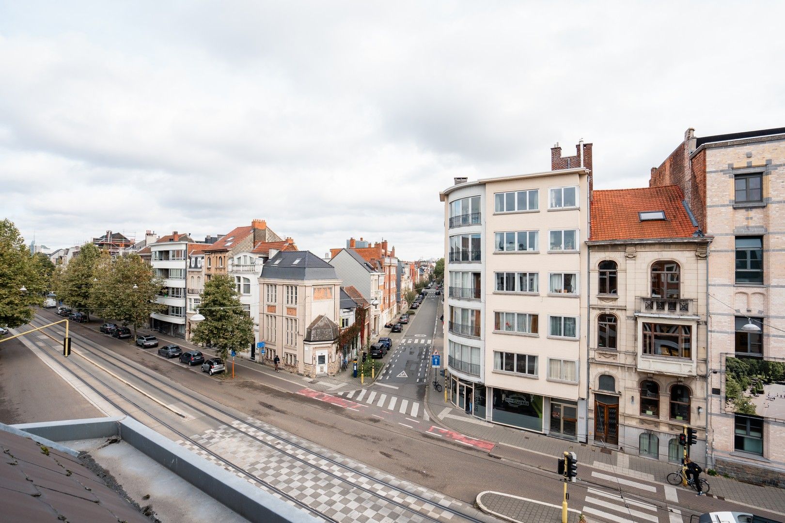 Prachtig hoekpand met 3 appartementen en handelspand in Gent foto 16