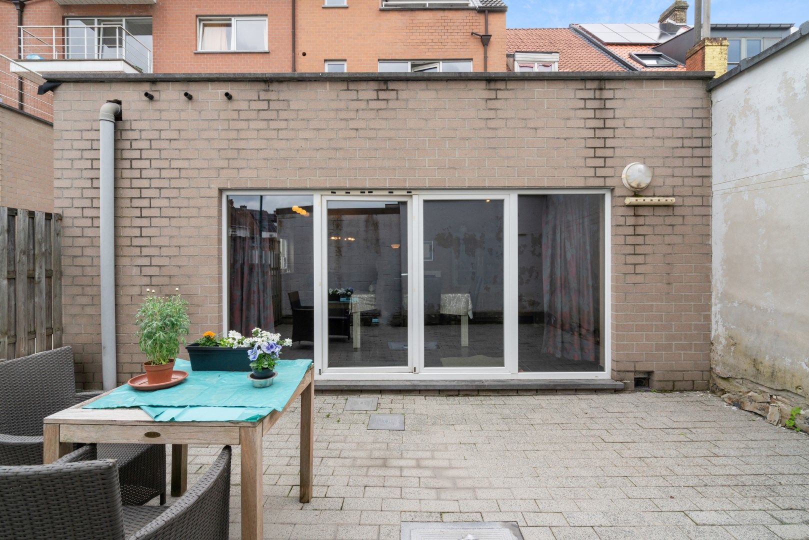 Ruim appartement met aangename binnenkoer foto 15