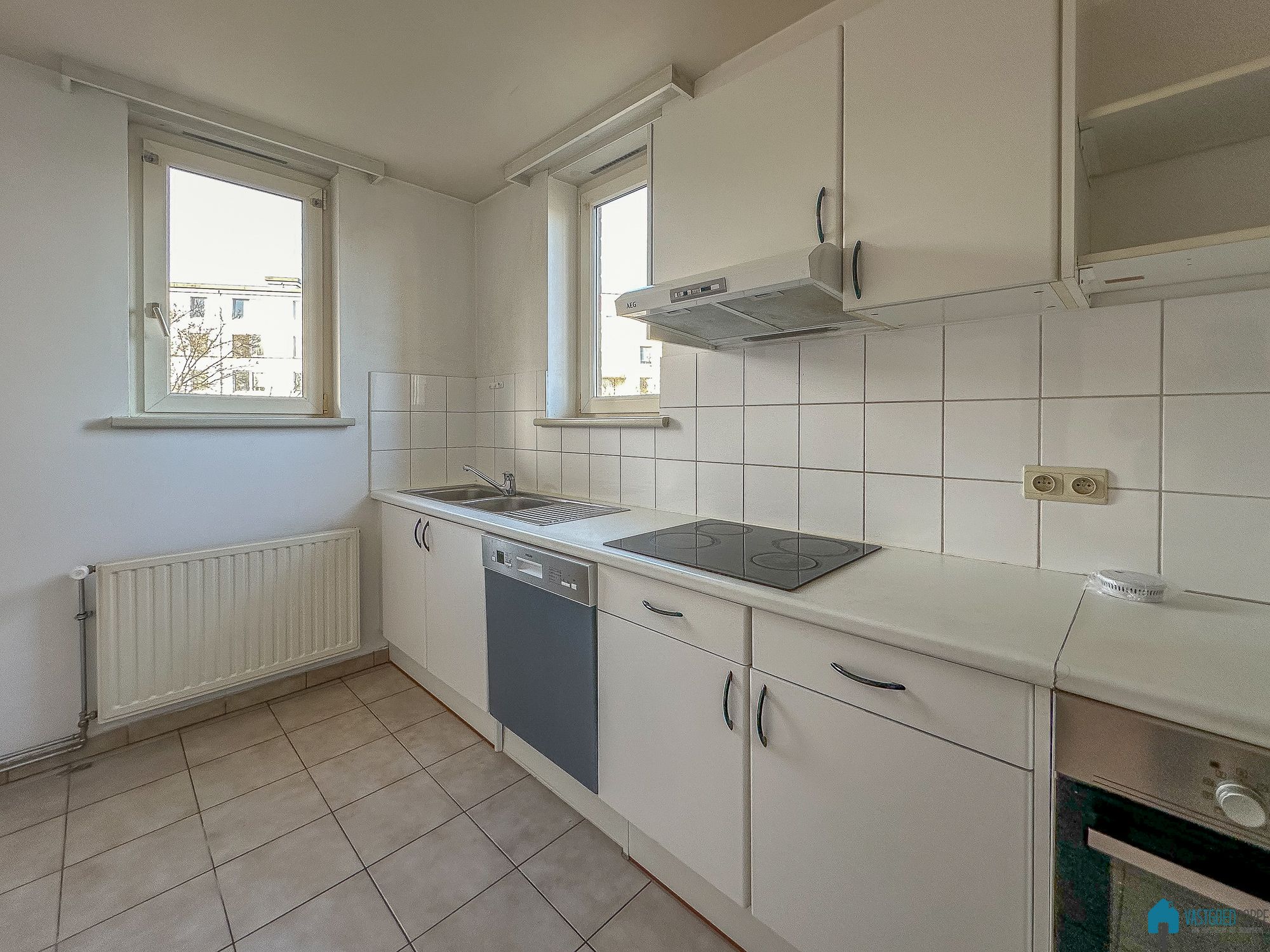 Ruim en goed gelegen appartement met balkon foto 6