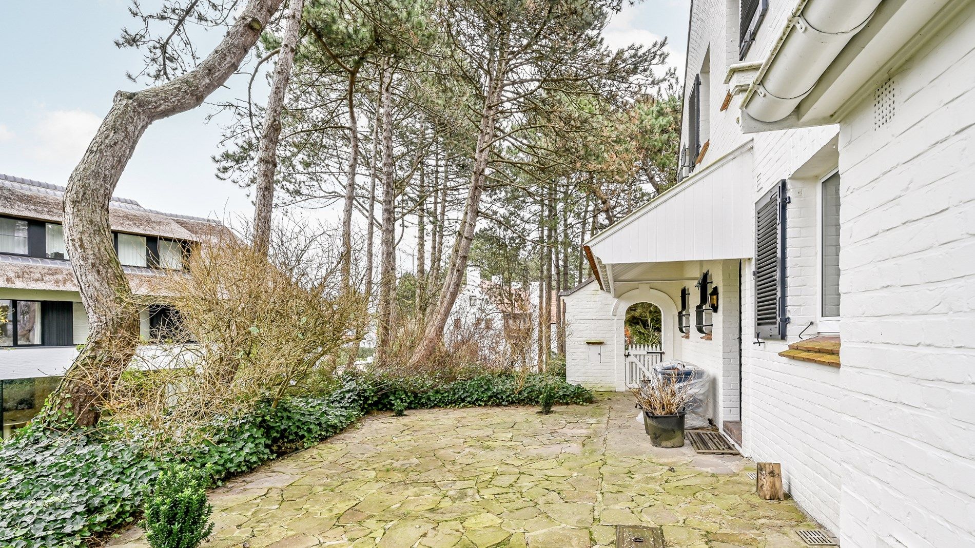 Klassevolle villa gelegen in alle rust vlak aan de Royal Zoute Golf en op wandelafstand van het strand en het centrum foto 14