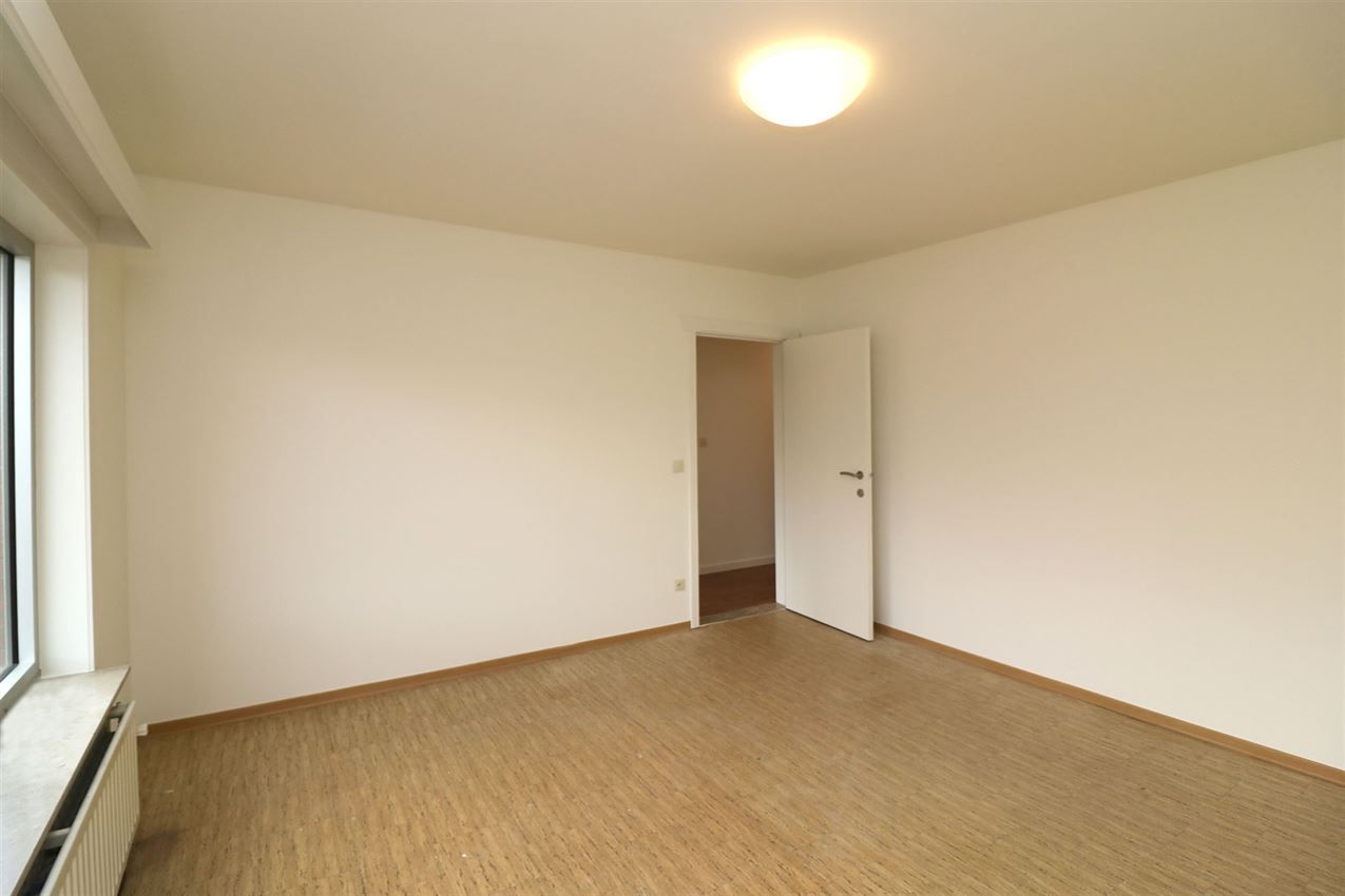 Centraal gelegen, royaal appartement met 2 slpk. foto 18