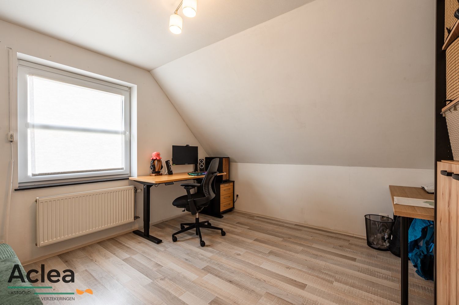 Recente halfopen bebouwing in een rustige wijk foto 19