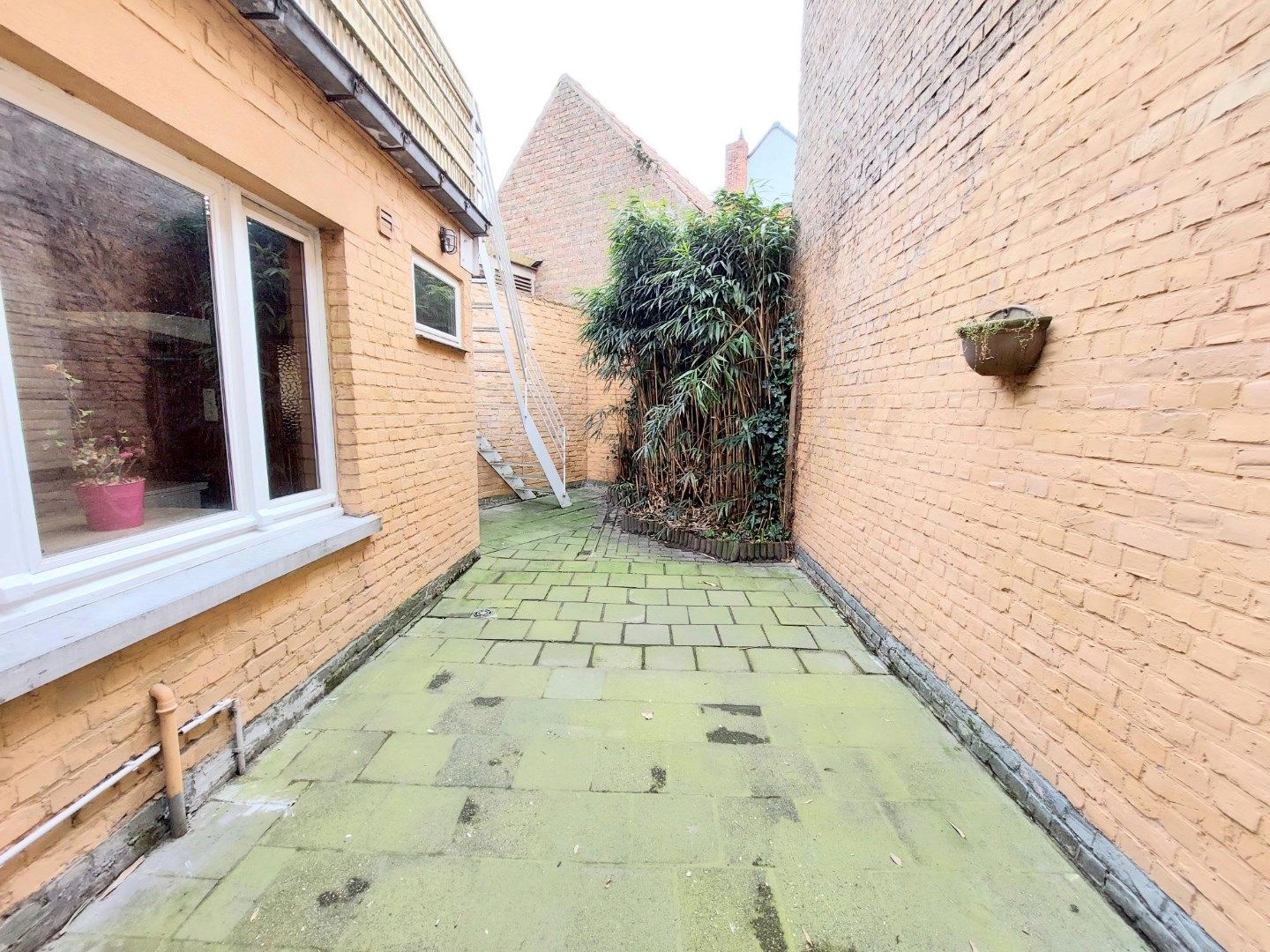 Ruime woning in art deco stijl foto 13