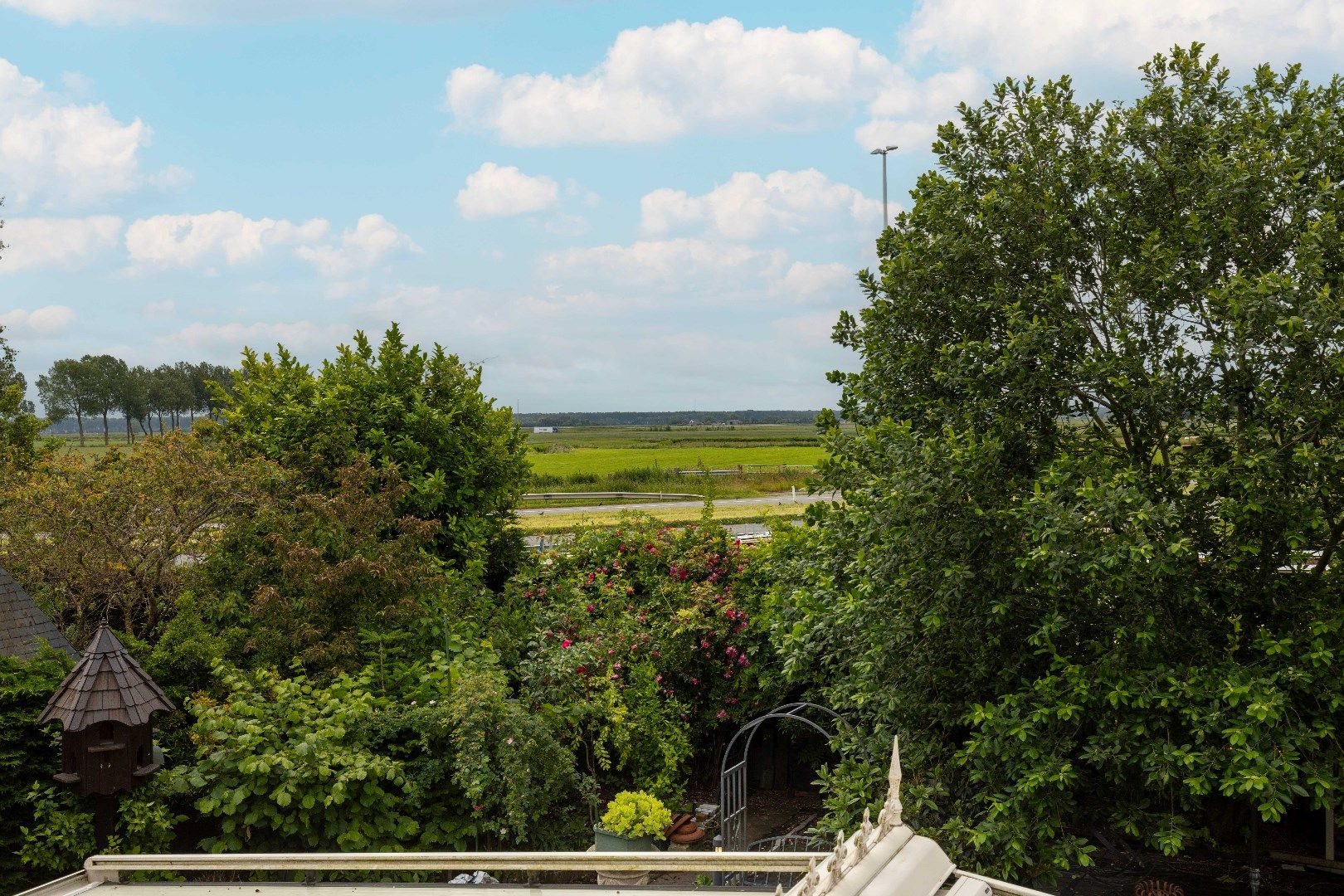 Rustig gelegen, super energiezuinige en verrassend ruime villa met zongerichte tuin te Westkapelle. foto 26