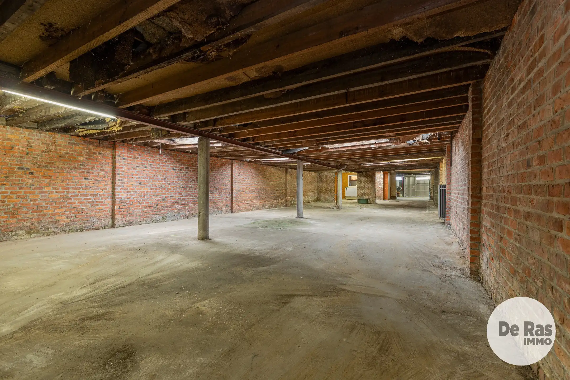 AALST – WONING MET VEEL STOCKAGERUIMTE OP TOPLOCATIE foto 23
