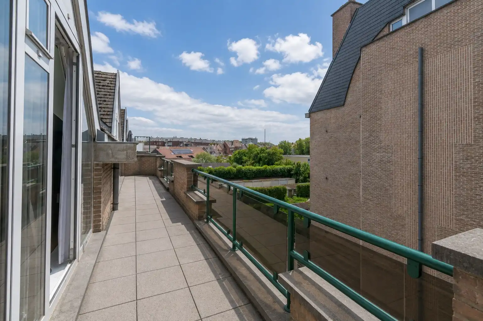 APPARTEMENT MET 2 SLAAPKAMERS, 2 TERRASSEN & GARAGEBOX! foto 3
