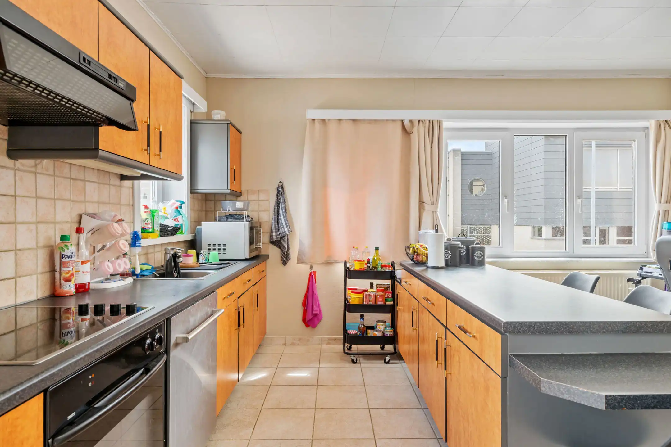 Bel-etage met 3 garages en tuin in het centrum van Bever foto 8