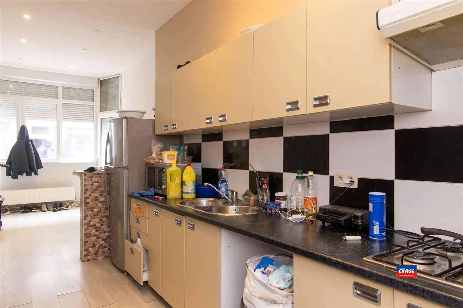 Ruime woning met 6 slaapkamers en handelsgelijkvloers foto 18