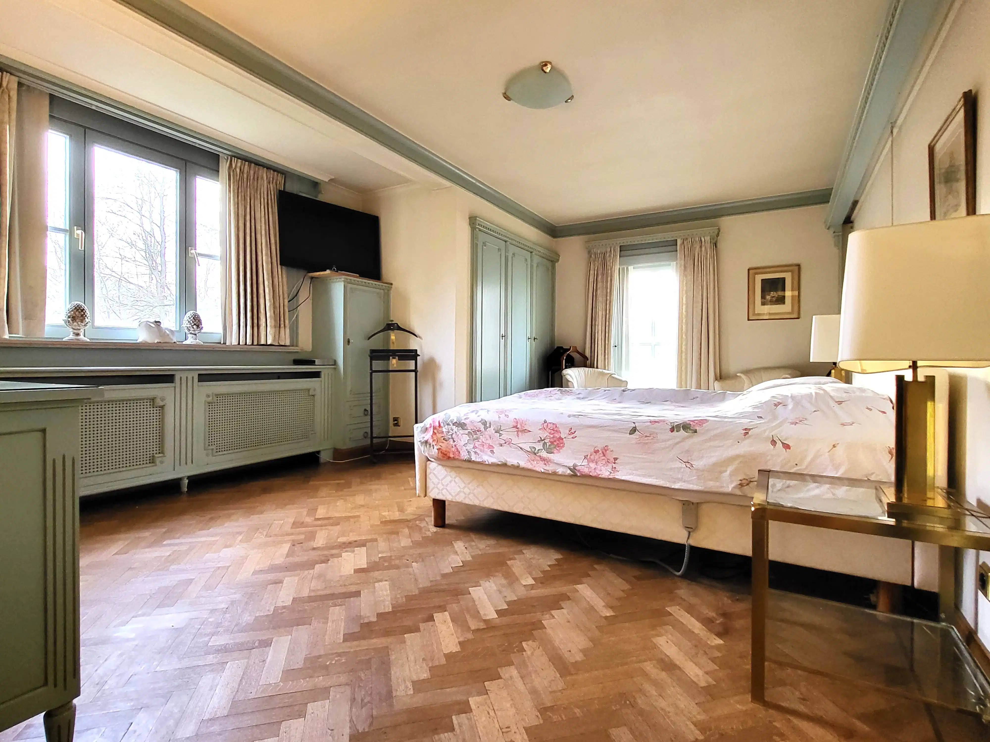 Uniek landhuis op een terrein van 3870m² met aangelegde zuidgerichte tuin en garage!  foto 26