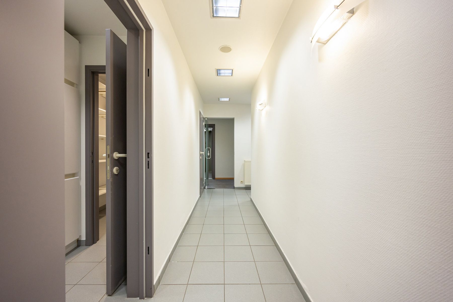 Veelzijdig kantoorgebouw op toplocatie foto 13