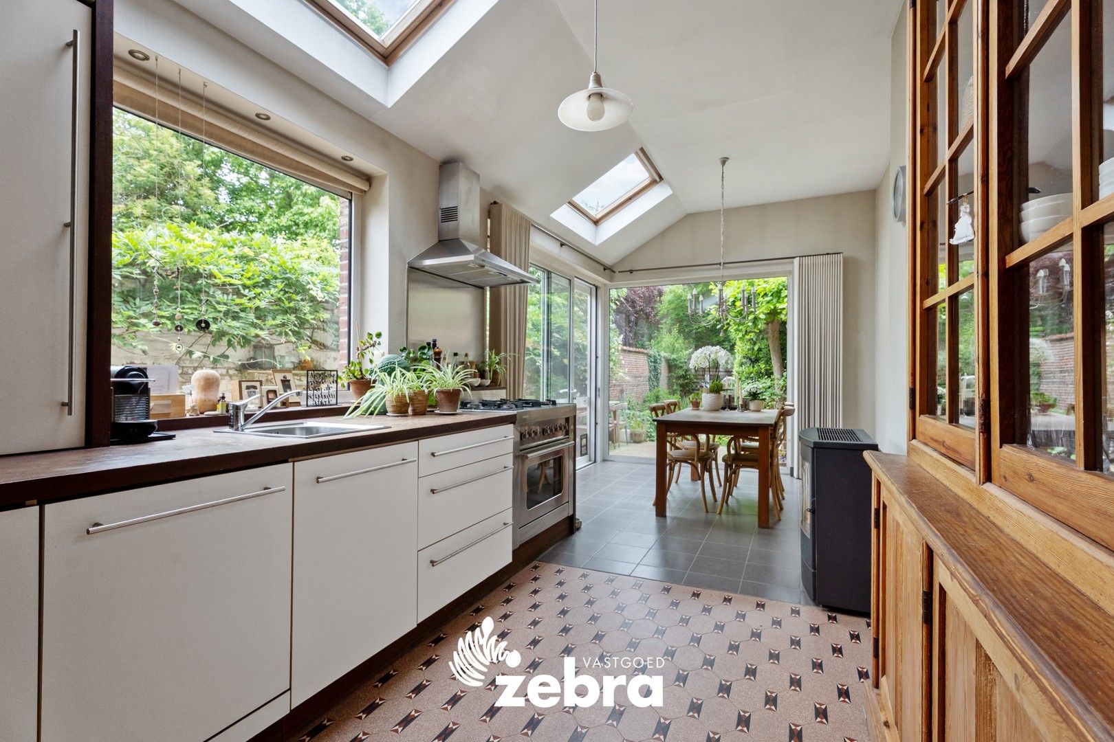 Karaktervolle herenwoning met ruime tuin in hartje Roeselare! foto 16