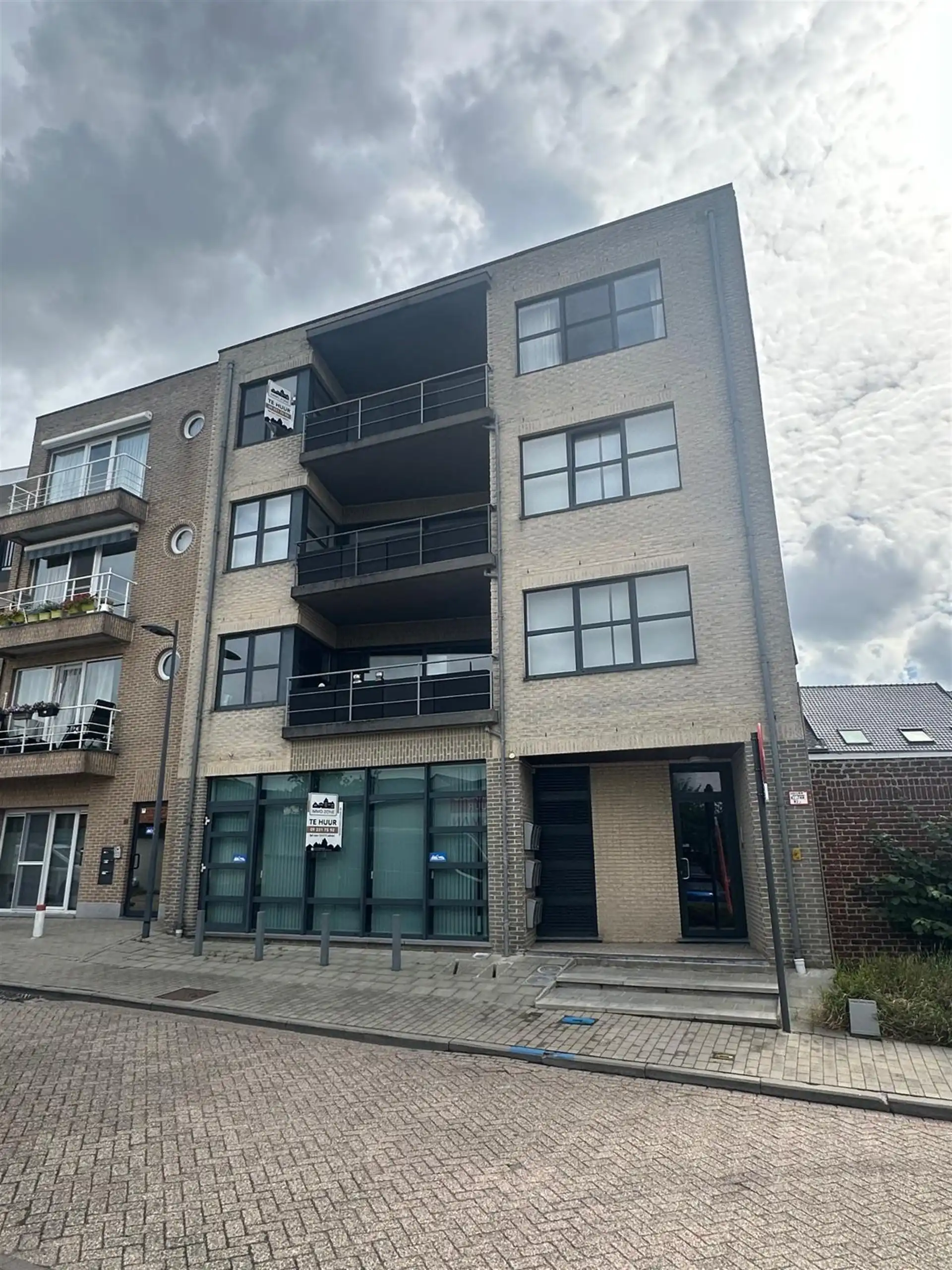 Stijlvol en lichtrijk appartement met twee terrassen en open uitzicht foto 18