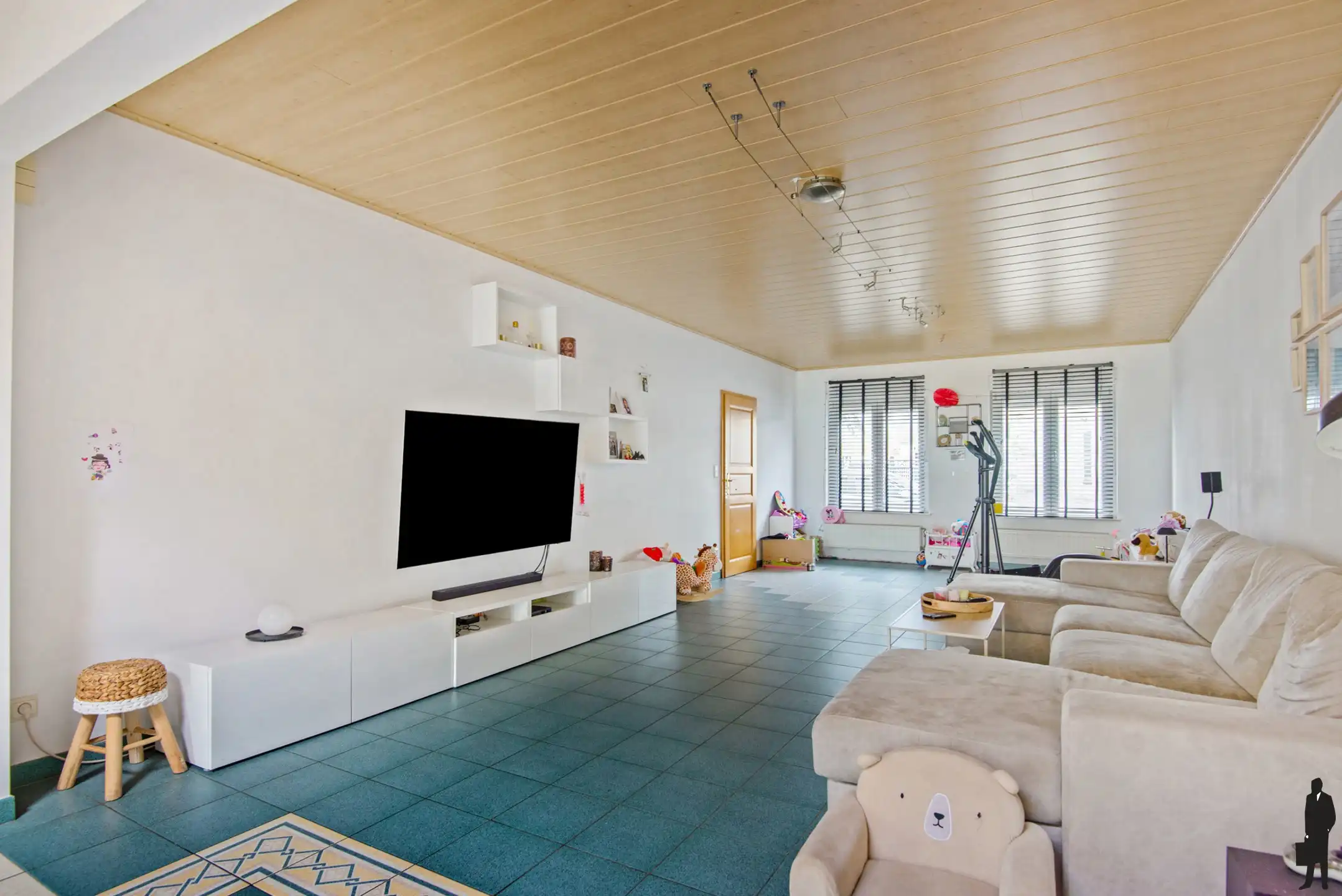 Welgelegen riante instapklare woning met 4 slaapkamers foto 4