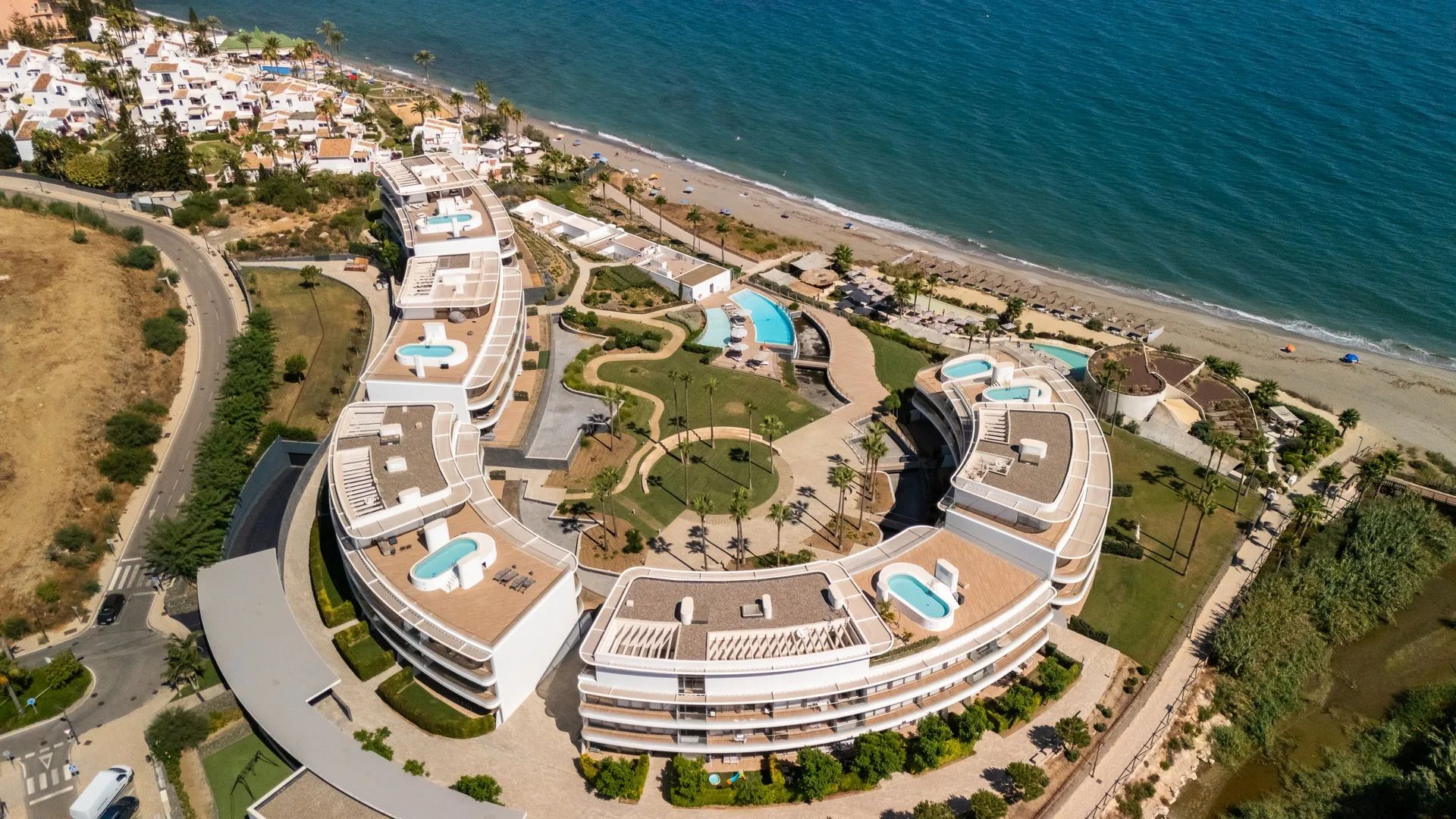 Ultramodern appartement in iconisch project, Estepona: een unieke woonervaring aan zee foto 22