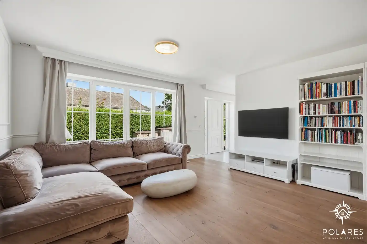 Volledig gerenoveerde moderne bungalow met zwembad – 100% instapklaar. foto 10