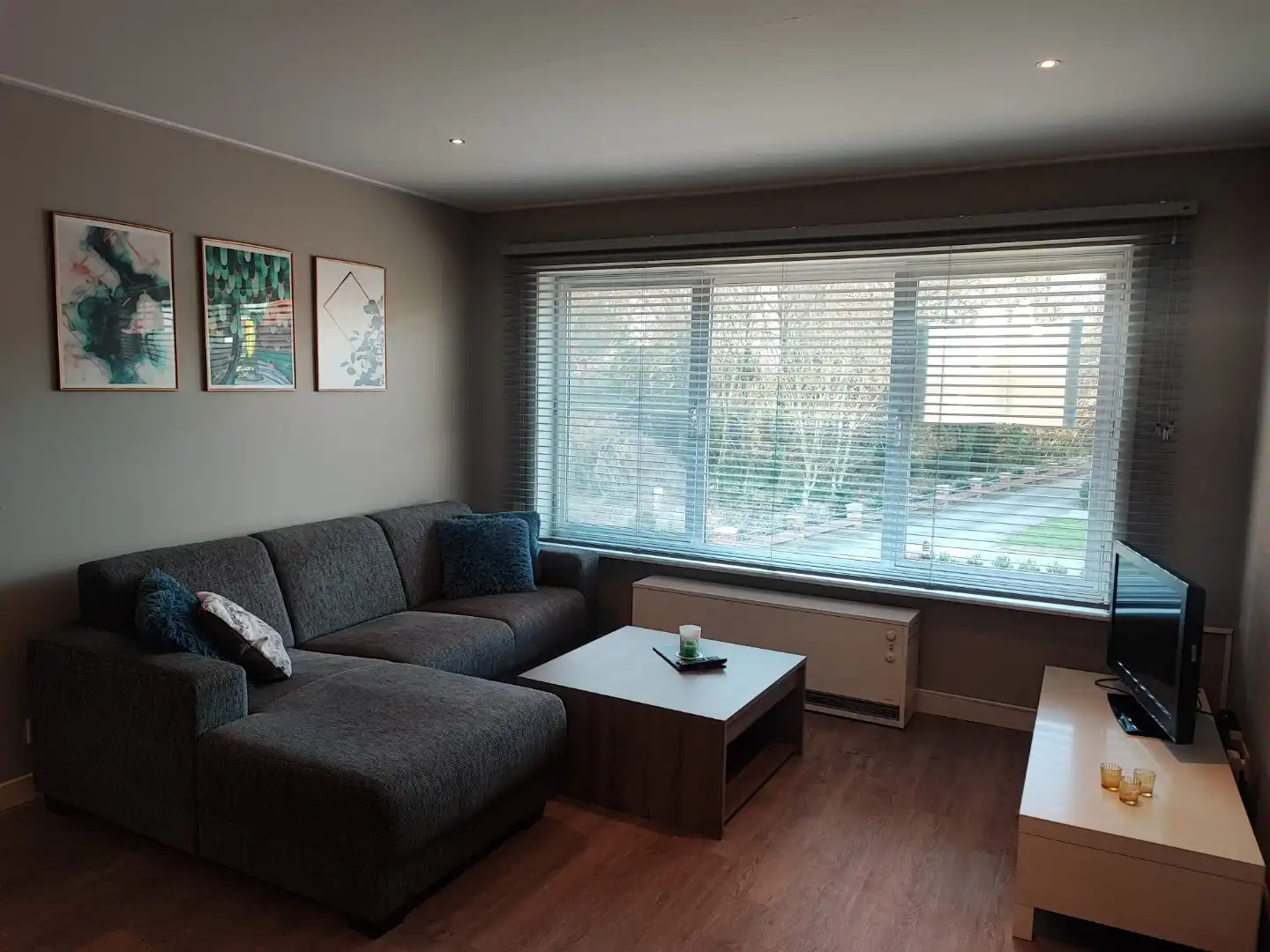 Rijwoning met 2 slpks op wandelafstand van het centrum van Meerhout met tuin en garage !  foto 3