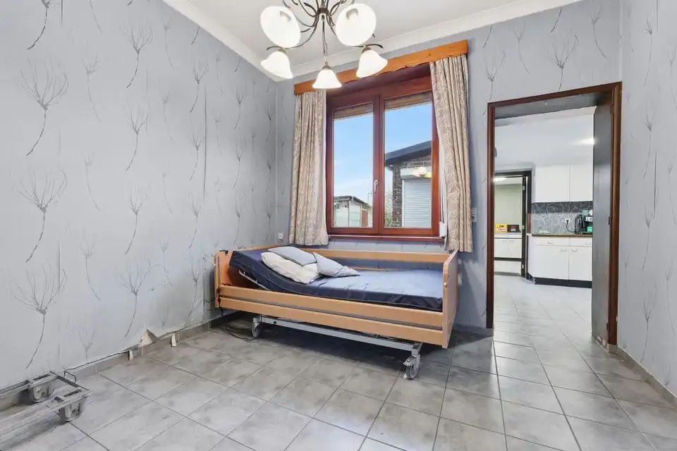 TE RENOVEREN GEZINSWONING OP EEN MOOI PERCEEL IN ZEPPEREN foto 12