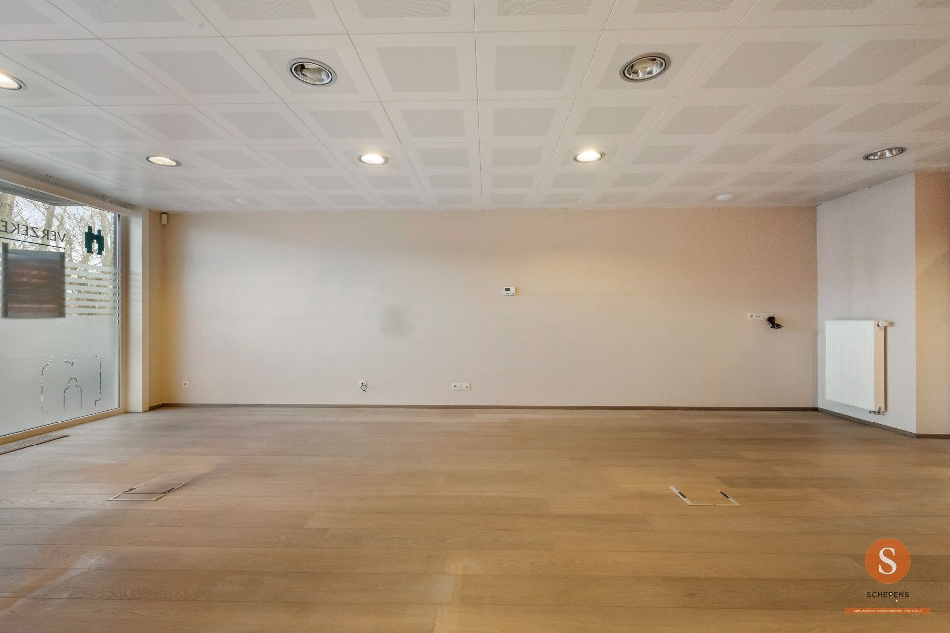 Handelszaak met veel mogelijkheden in het centrum van De Haan te koop. foto 10