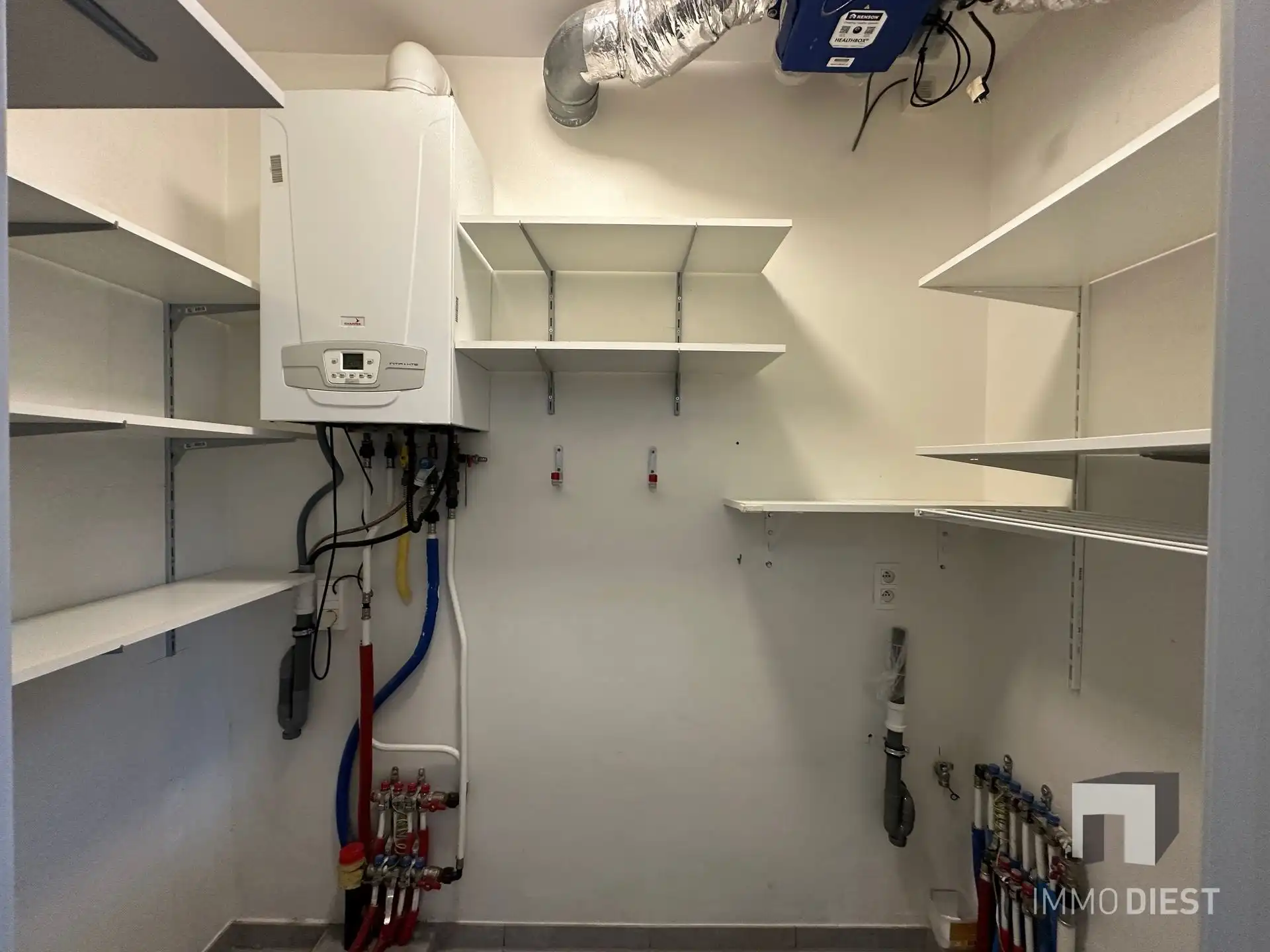 Appartement met 1 slaapkamer, parking en kelder foto 19