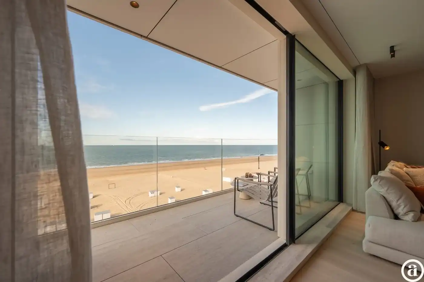 Magnifiek 3-Slaapkamerappartement met Terras op de Zeedijk in Het Zoute foto 4