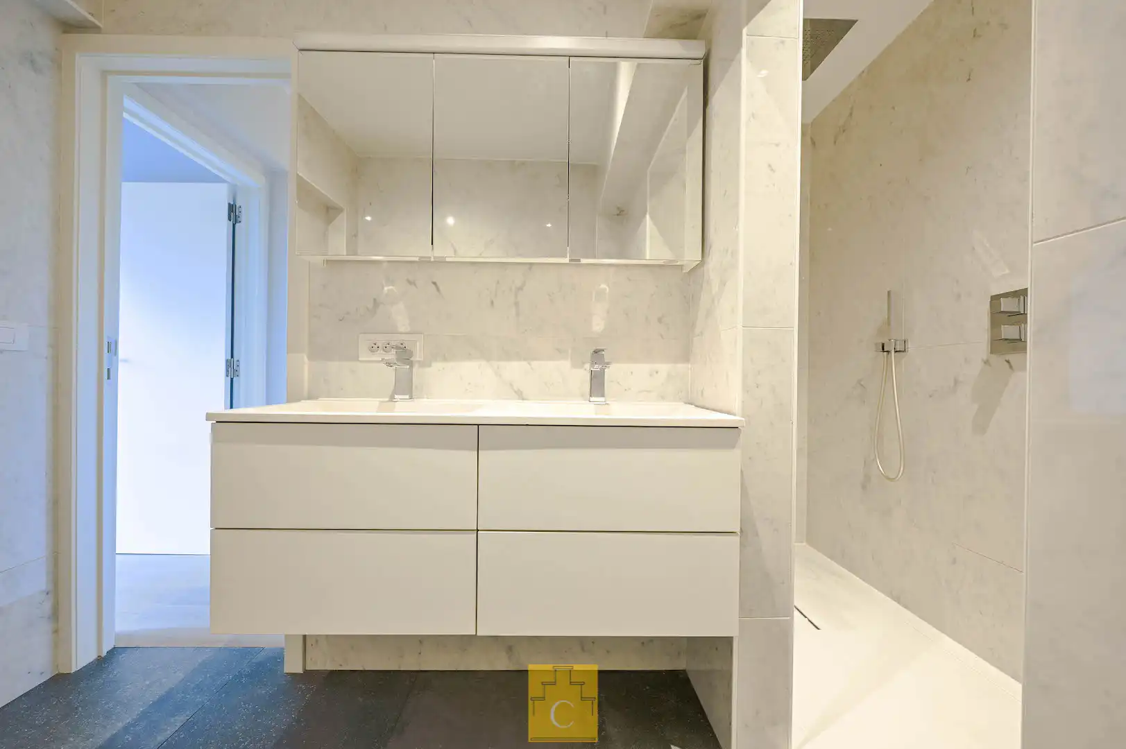 knappe penthouse met zicht op 't Stil Ende en het Graaf Visartpark foto 18
