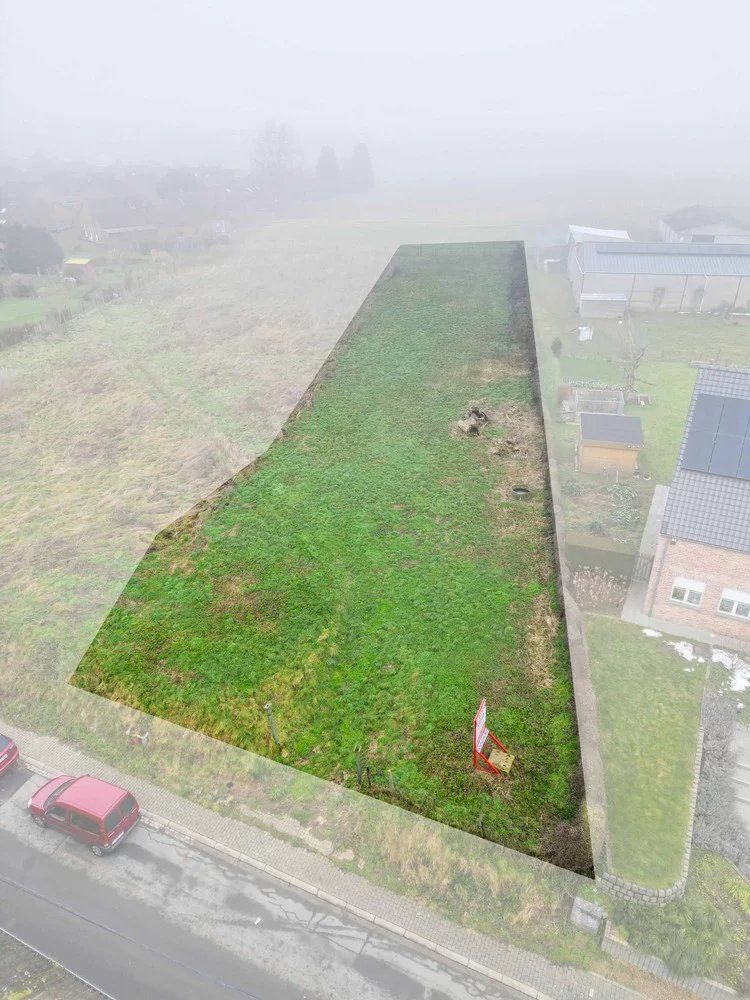 Groot perceel bouwgrond voor een open woning foto {{pictureIndex}}