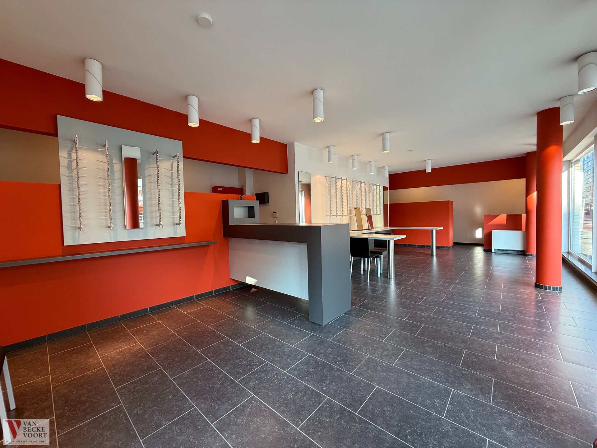 Handelsgelijkvloers 75m² foto 3