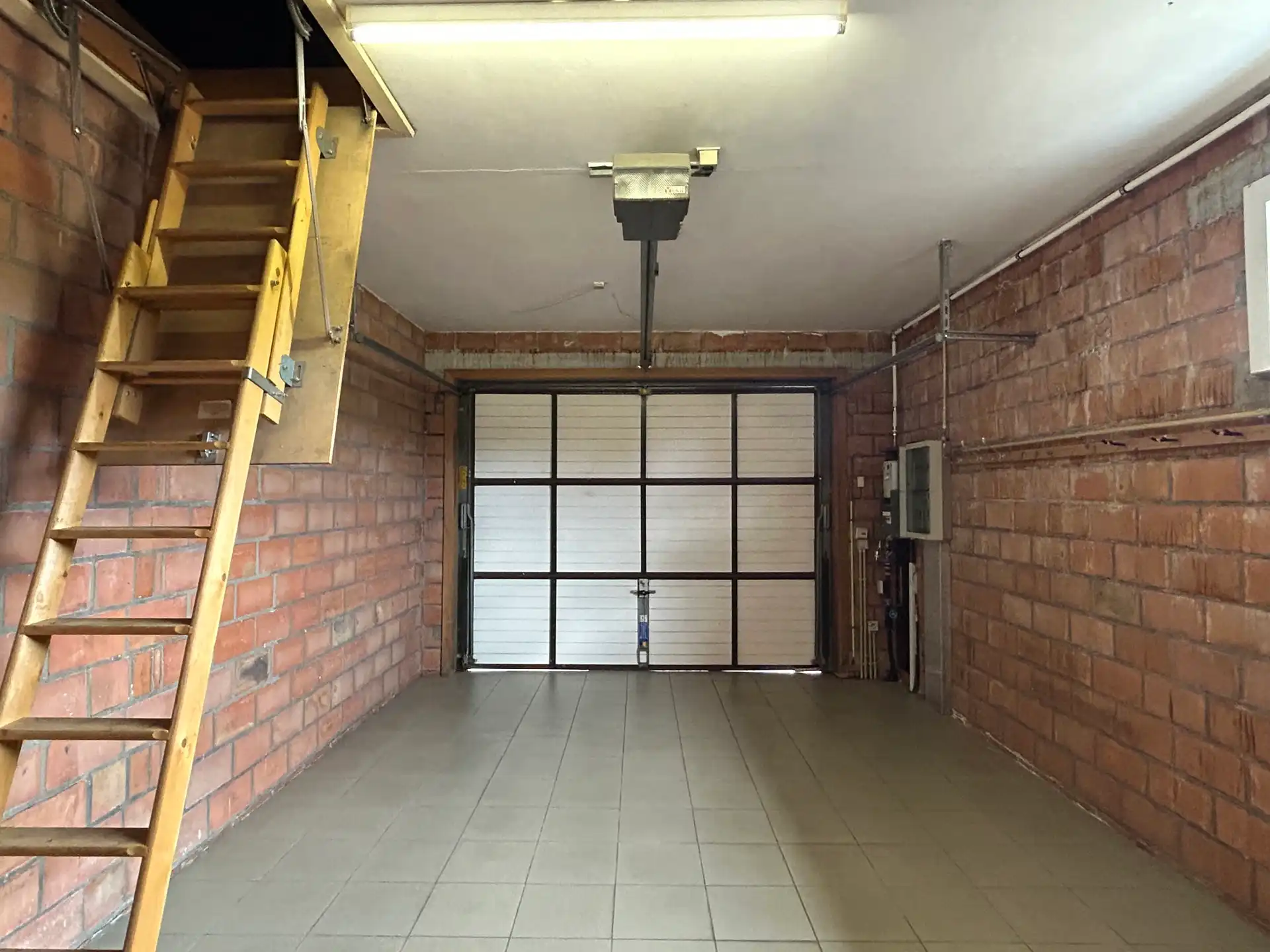 Gelijkvloerse woning met 2 slaapkamers en garage foto 39