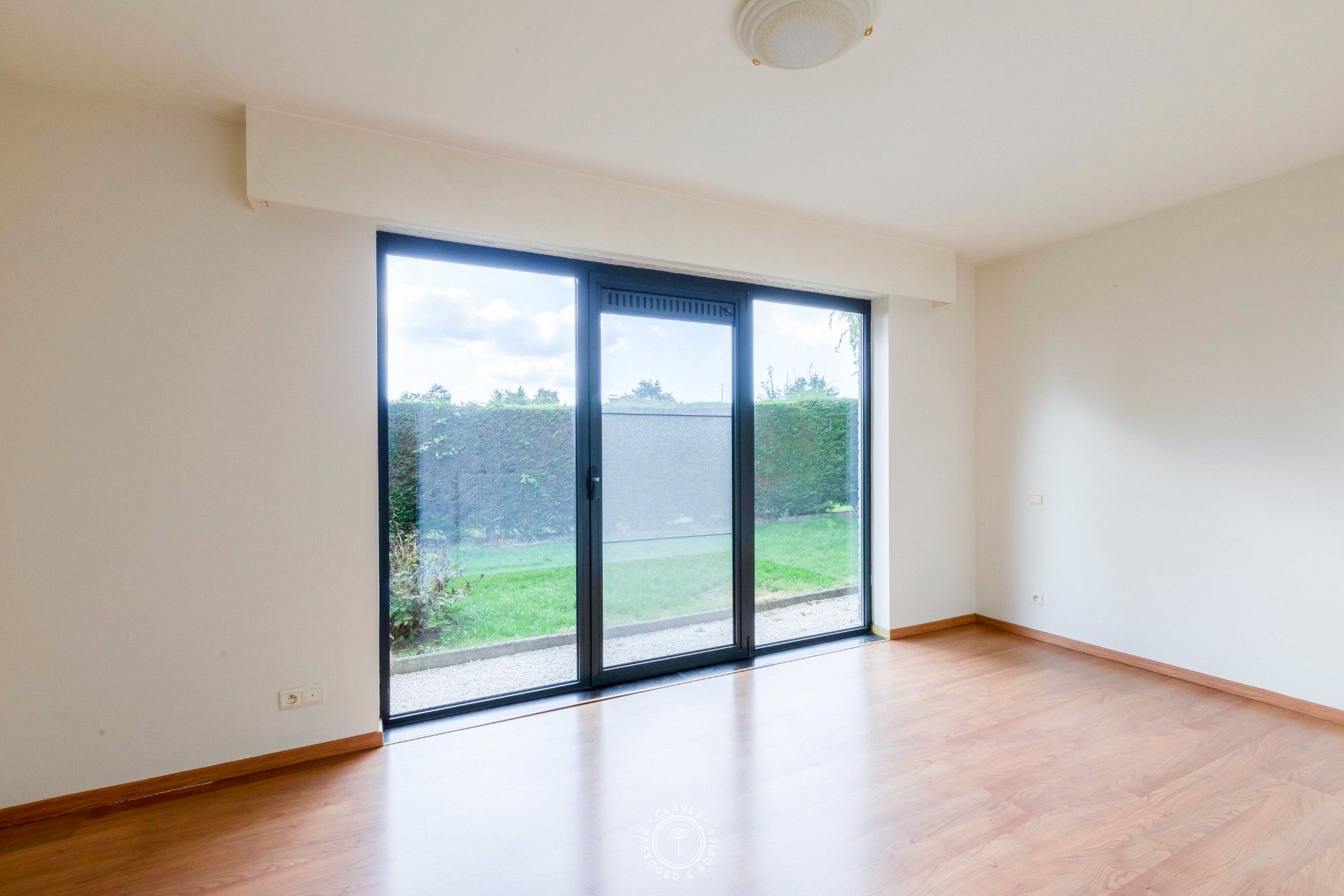 Ruim gelijkvloers appartement met drie slaapkamers foto 13