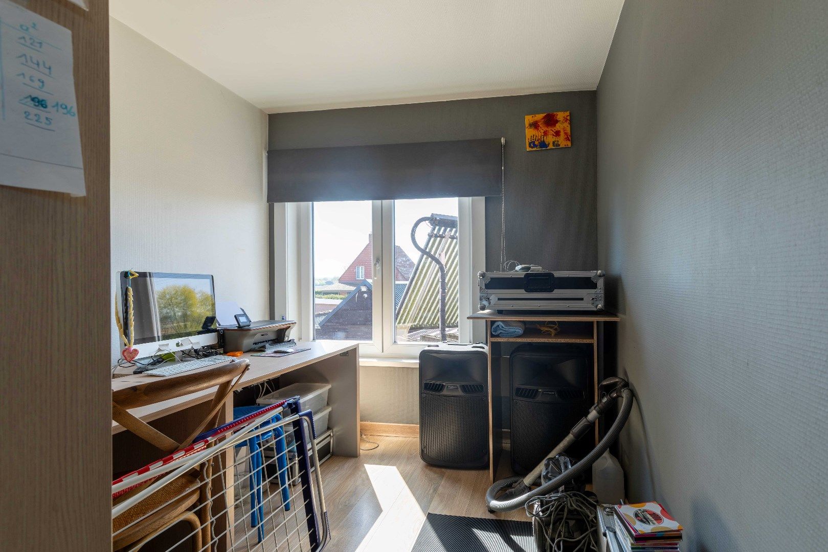 Vernieuwde energiezuinige alleenstaande woning met bijgebouwen  foto 16