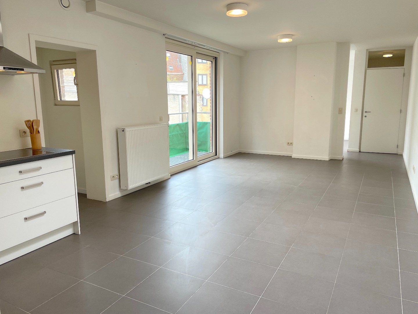 Mooi, gerenoveerd appartement met 1 slaapkamer en terras. foto 2