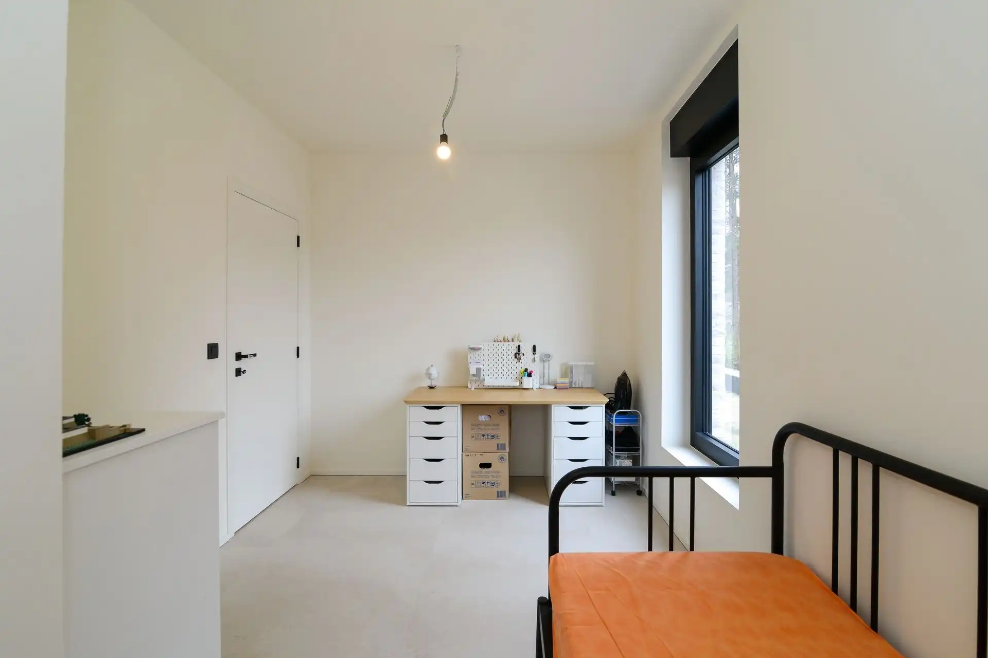 Stijlvolle en instapklare vrijstaande woning op een doodlopende straat  foto 22