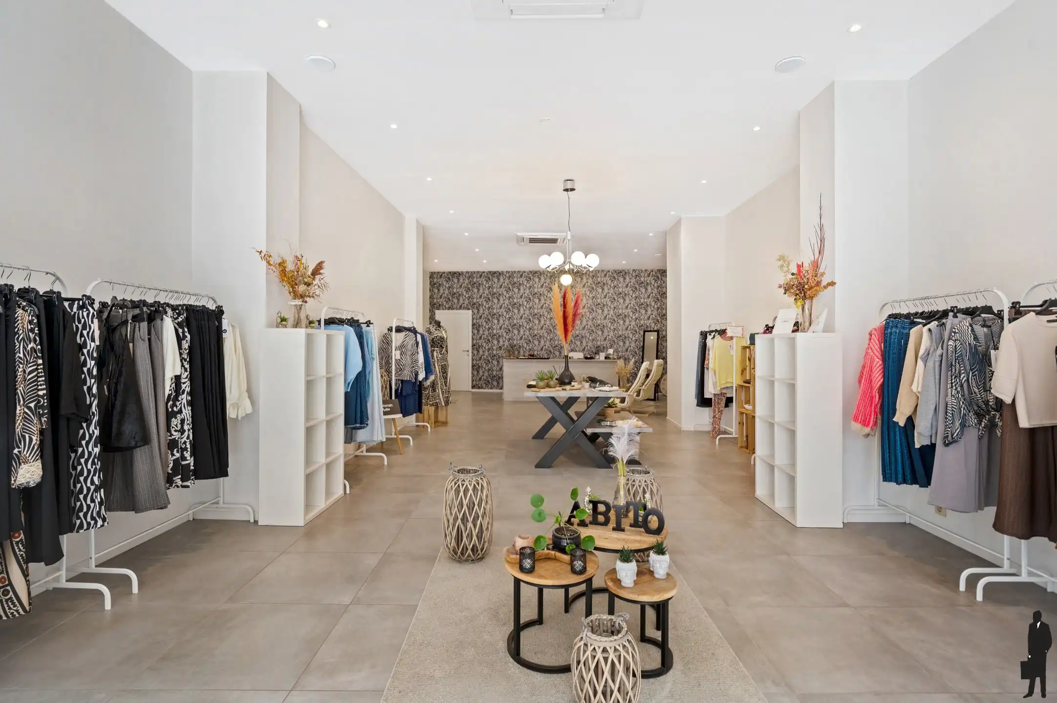 Gerenoveerd handelspand pal in het centrum van Kontich foto 2