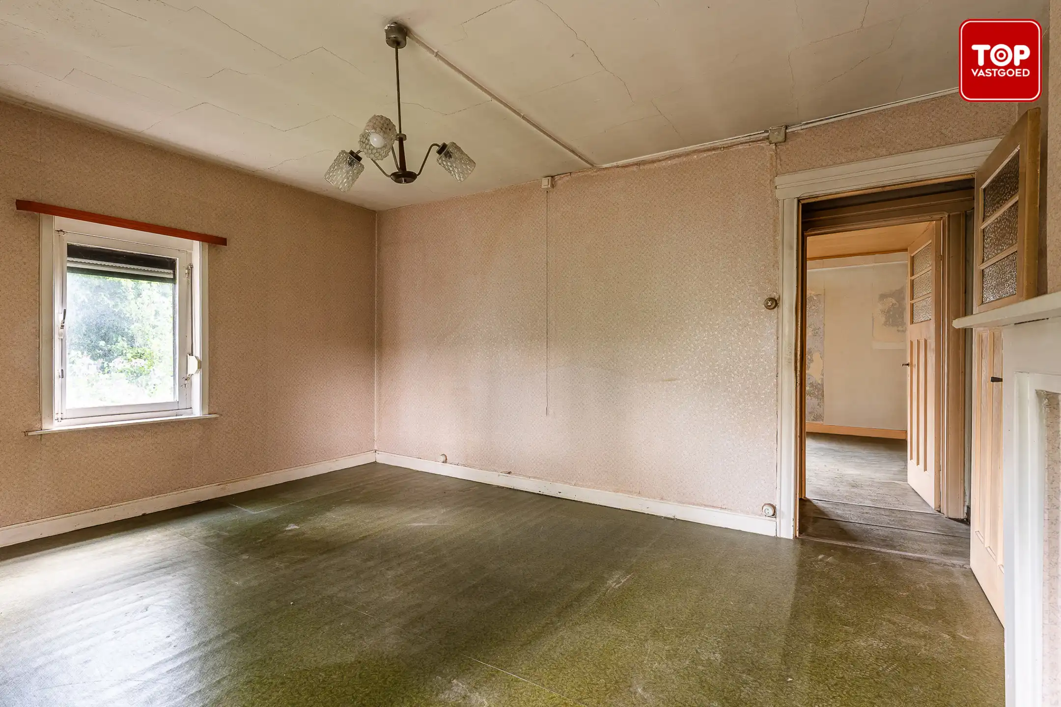 Te renoveren woning met zonnige tuin foto 11