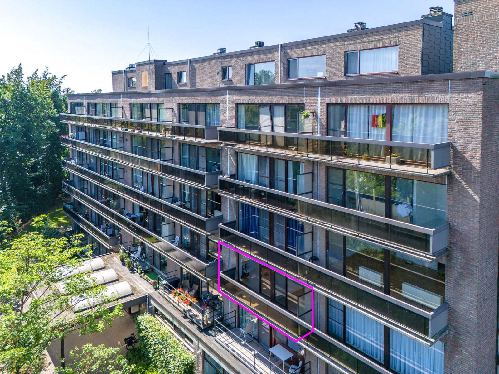 Degelijke serviceflat met terras in Residentie LINDENHOF foto 16