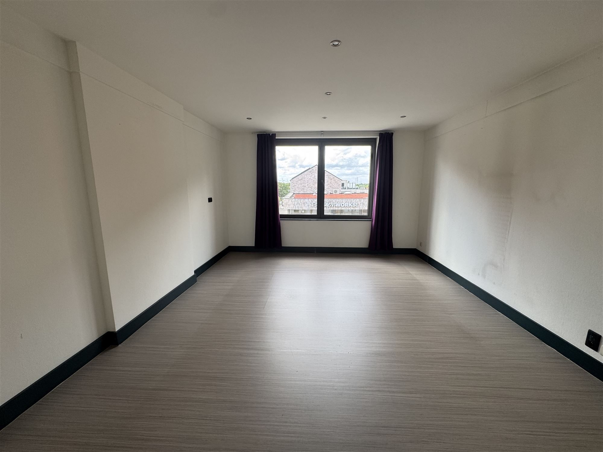 PERFECT ONDERHOUDEN RUIM APPARTEMENT (138M²) MET 3 SLAAPKAMERS EN 2 TERRASSEN TE BERINGEN foto 9