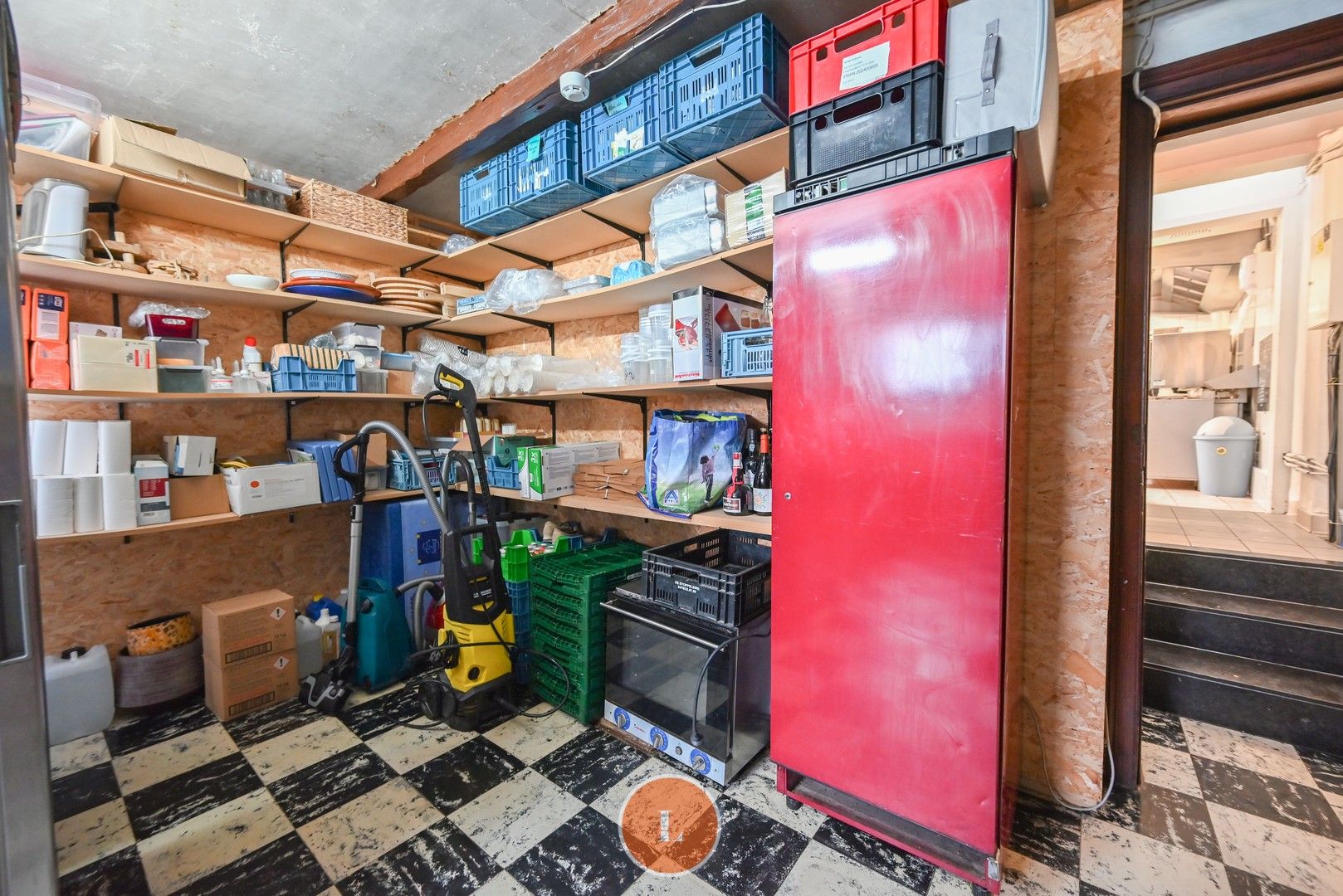 Handelspand met charmante gevel in hartje centrum Menen foto 10