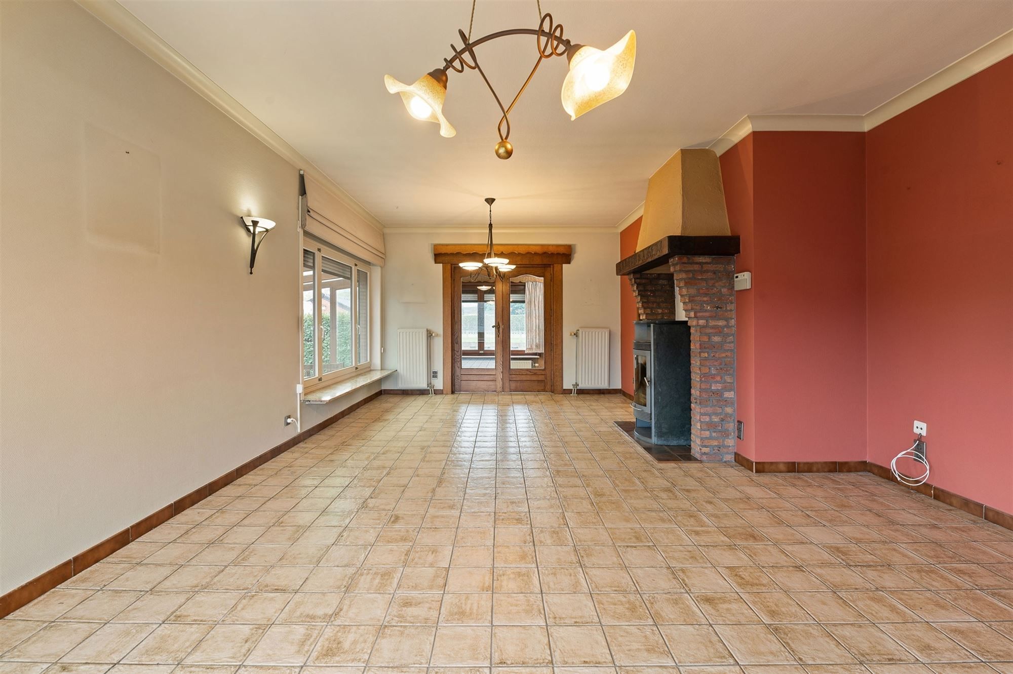 OP TE FRISSEN WONING MET 3 SLAAPKAMERS GELEGEN OP EEN RUIM PERCEEL VAN 11A70CA TE PAAL foto 4