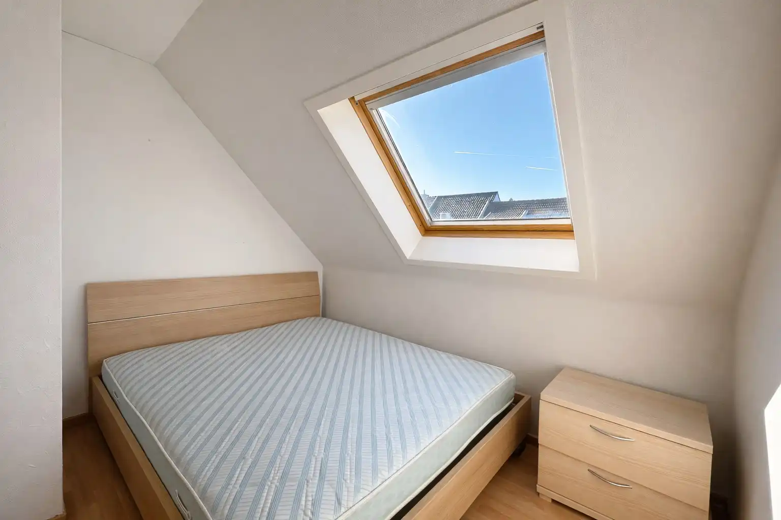 Grote woning met garage en tuin te Knokke  foto 16