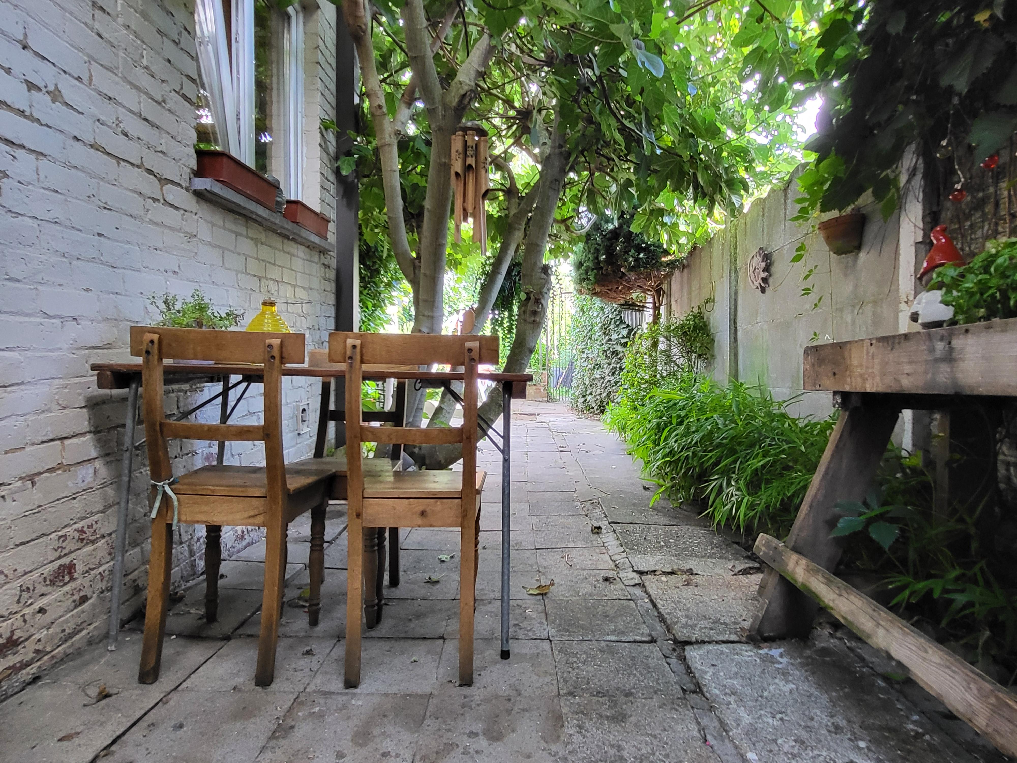 Prachtig gerenoveerde burgerwoning op wandelafstand van het centrum met zuidgerichte tuin.  foto 2