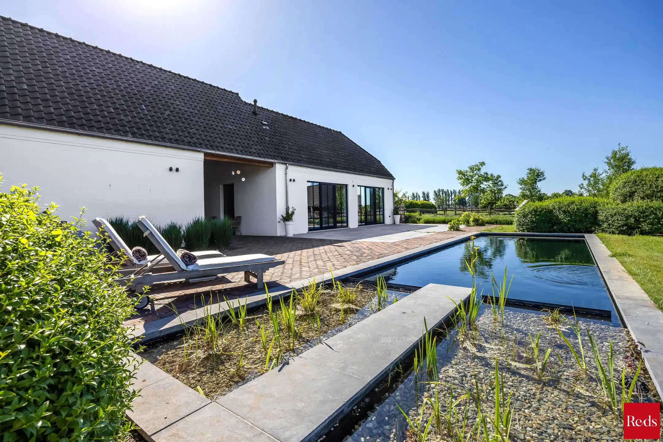Luxueuze villa met bijgebouw en mogelijkheid tot aankoop achtergelegen weilanden.  foto 24