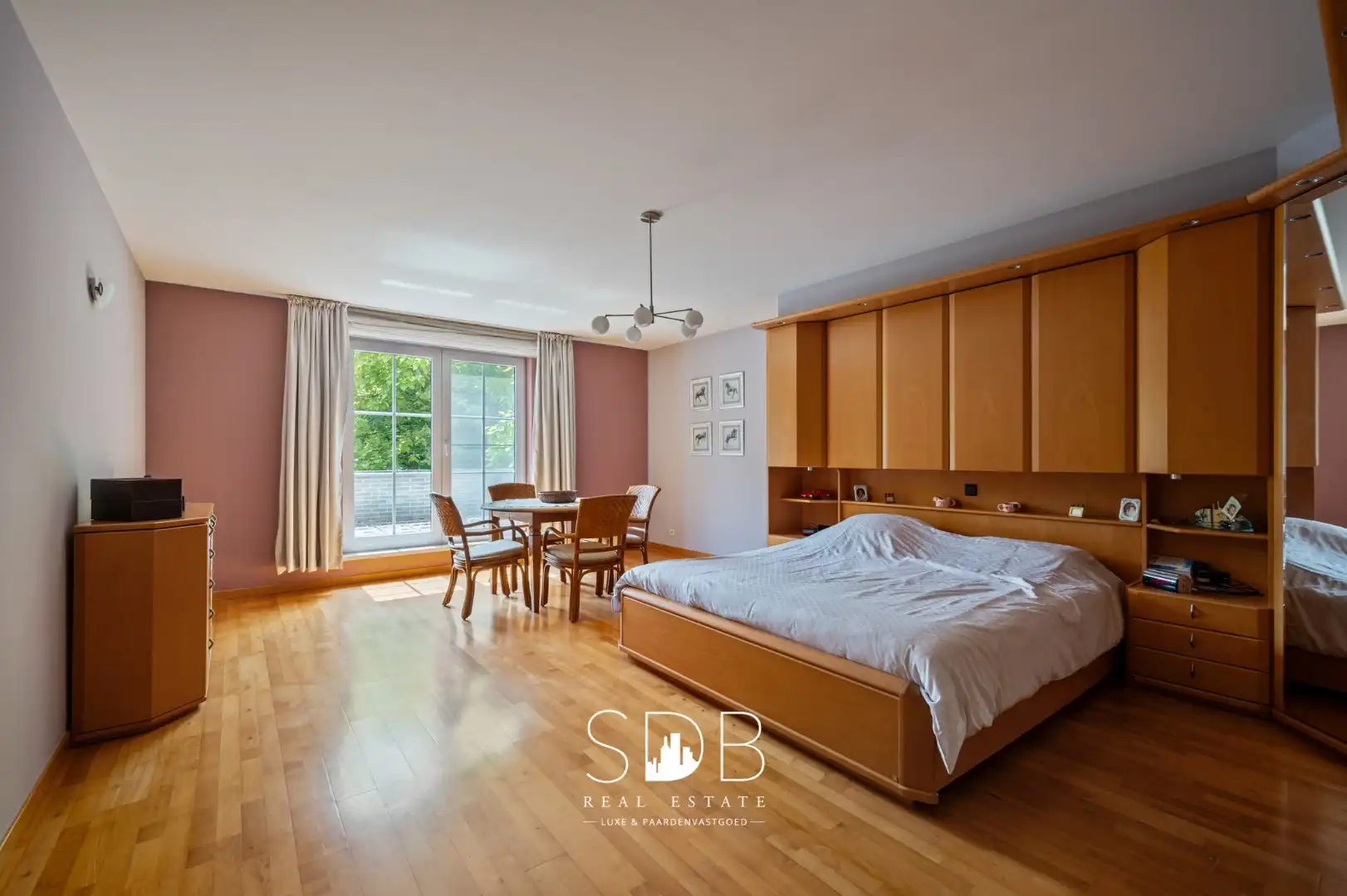 IN OPTIE - Prachtig landhuis met paardenfaciliteiten op 15.804m² foto 19