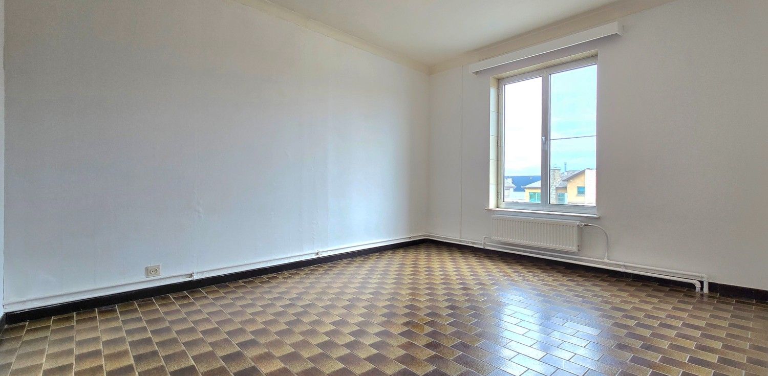 Instapklaar 2-slaapkamer appartement met garage, autostaanplaats en kelderberging foto 8