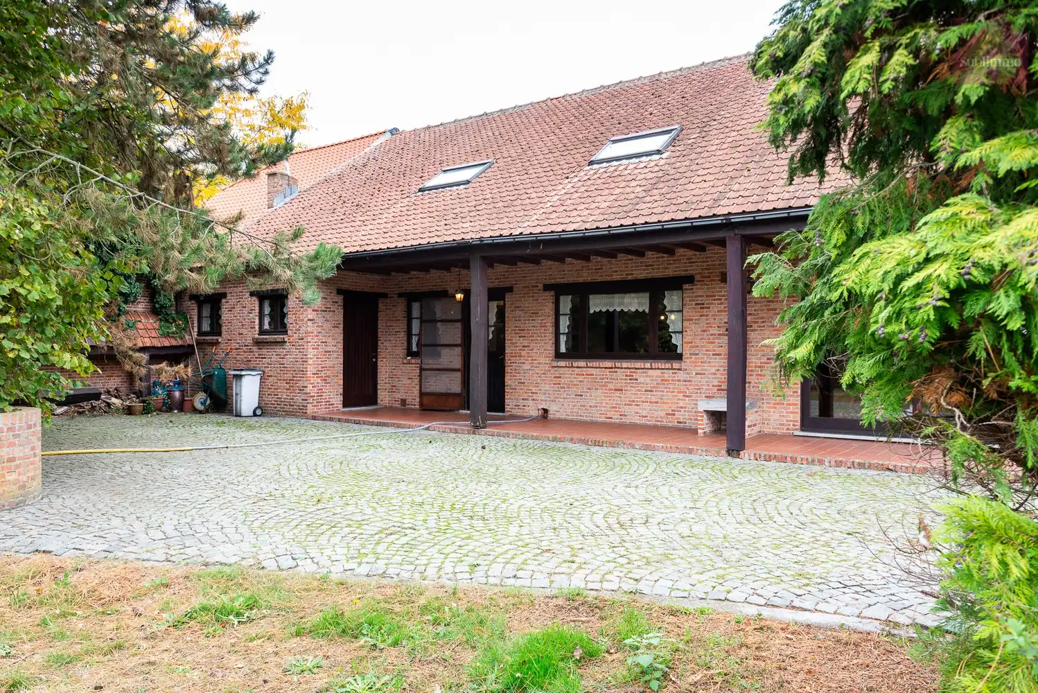 Ruime gezinswoning met 6 slaapkamers op een uitzonderlijk groot perceel van 21a 73ca foto 30