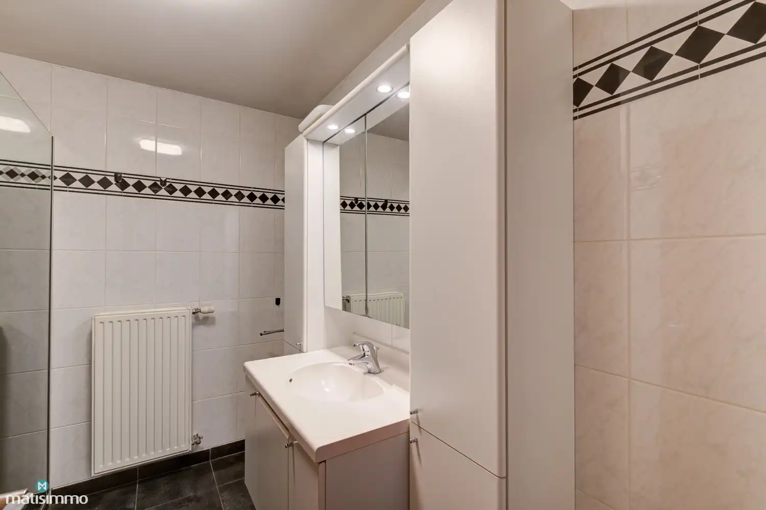 DUPLEXAPPARTEMENT MET 2 SLAAPKAMERS, 2 TERRASSEN EN GARAGEBOX AAN HET CENTRUM VAN BILZEN foto 14