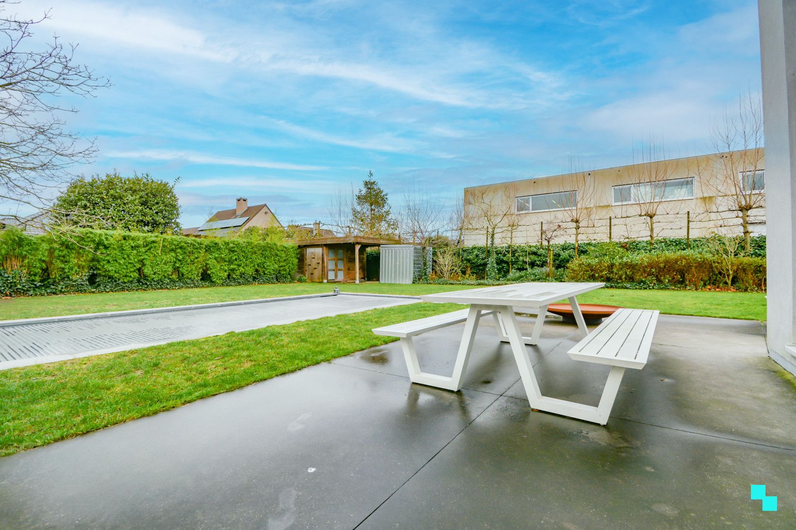 Bijzonder lichtrijke, moderne woning met zwembad te Izegem foto 33